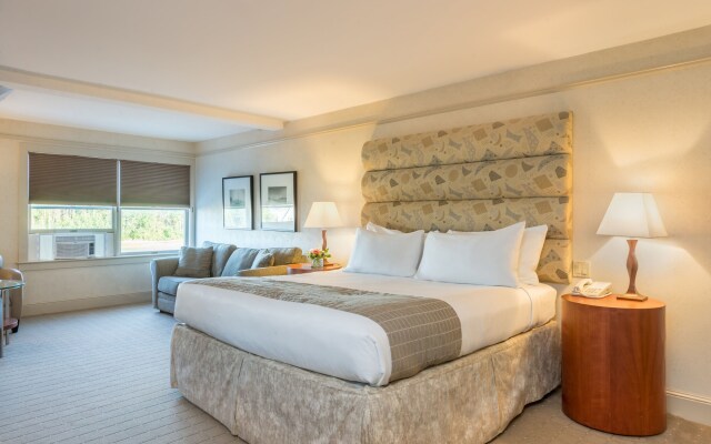 Breakwater Inn