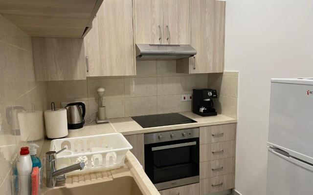 Modern City Center Apartment Saripolou 2