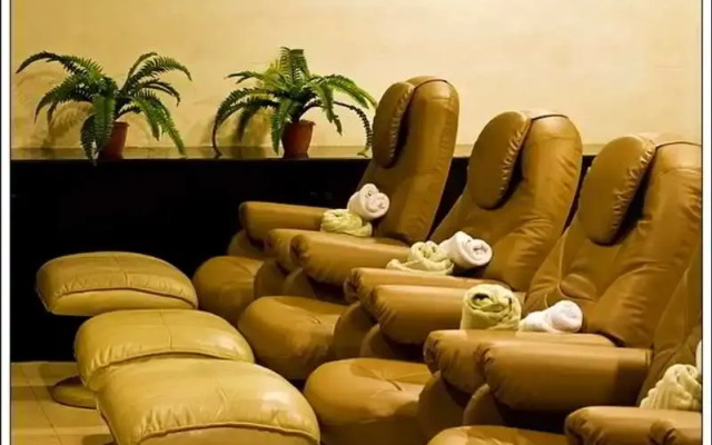Ratchada Resort & Spa