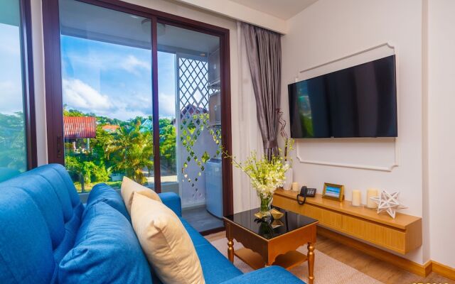 Aristo 2 Beach Front - by Holy Cow 318