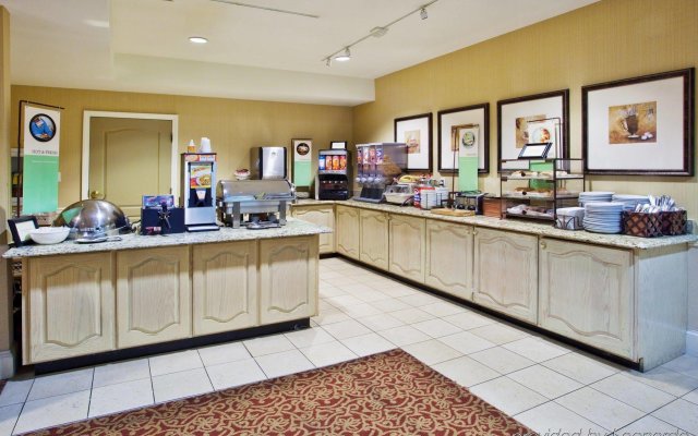 Country Inn & Suites by Radisson, Atlanta Airport North, GA