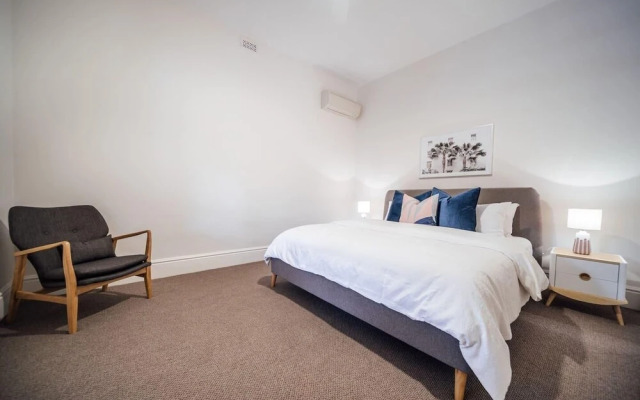 Malibu Moment on Margaret-Historic Bungalow