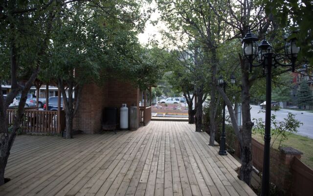 Radium Park Lodge