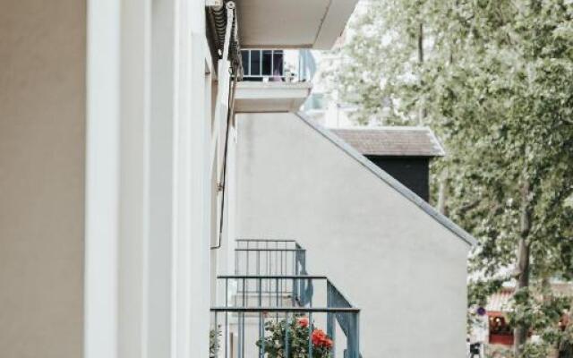 VICTORIA STANDING Calme, neuf et plein centre