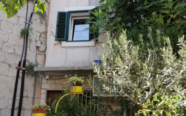 Studio Apartments Petar in old part of town