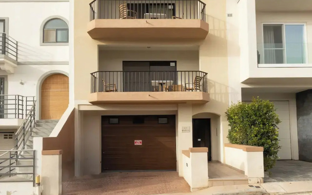 Pool and Sea, Penthouse Merill Apart 7