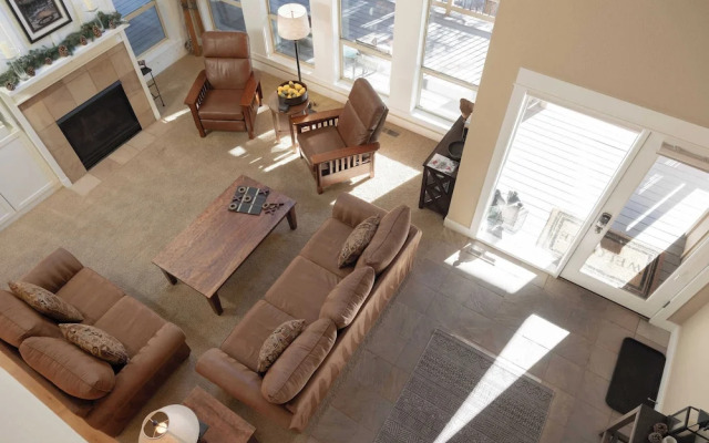 Big River Stately Stay for 8