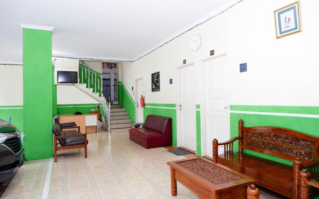 SUPER OYO 338 Guest House Omah Manahan Syariah