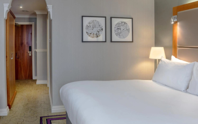 The Park Royal Hotel & Spa - Image 7