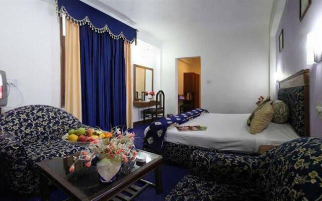 Hotel Chander Palace