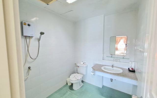 Baan Bonsuan Hill Guesthouse