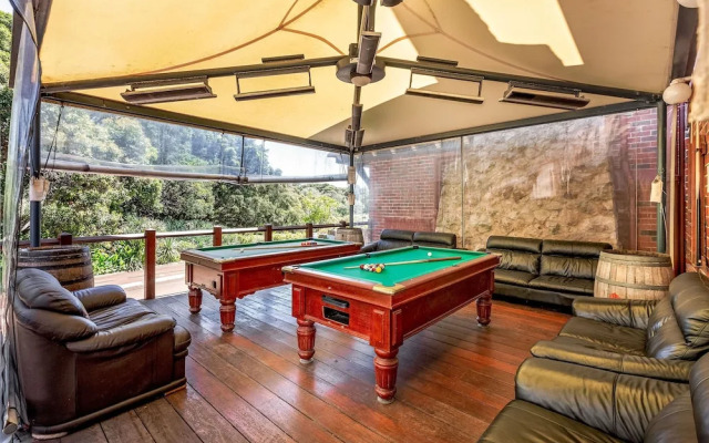 Caves House