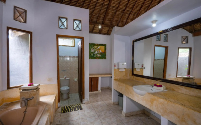 Mushroom Beach Bungalow
