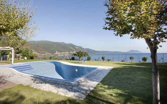 Spacious villa at Ilia Edipsou