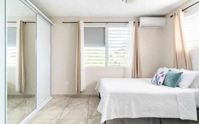 Beachside Near Airport Near Golf Course