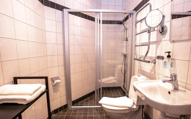 Queen's Hotel by First Hotels