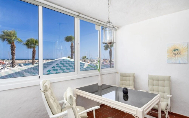 Stunning apartment in Puerto Marina