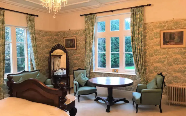 Llangattock Park House
