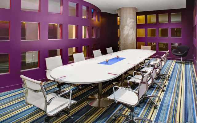 Aloft Dallas Downtown