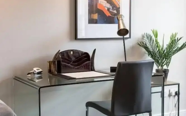 Luxury West End Apt. W/ Private Patio & Parking!