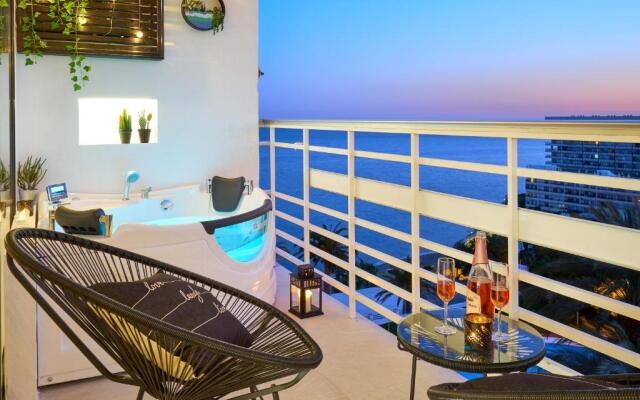 SUITE DEL MAR Luxury apartment with jacuzzi