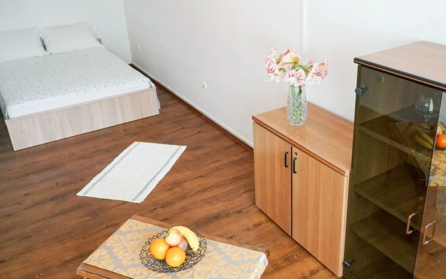 Duplex Apartment Tinel