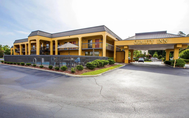 Quality Inn Airport - Southeast