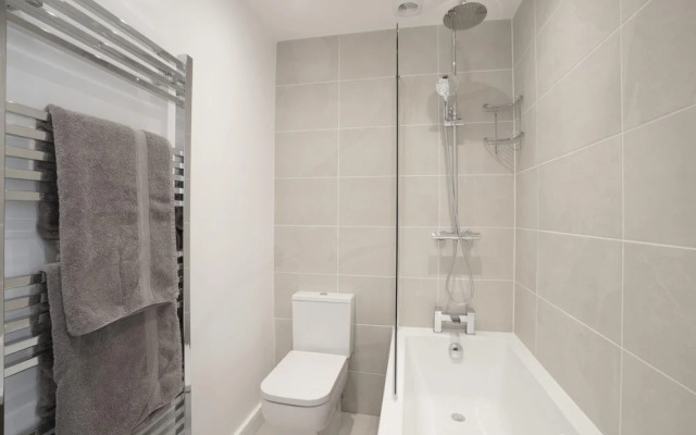 Ferndale s Hideaway - 1 Bedroom Spacious Apartment - Central Ambleside - Parking