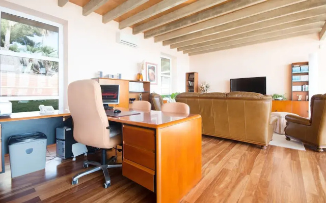 Luxury Beachfront Villa in Tarragona TH 63