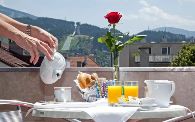 Hotel Neue Post I contactless self check-in