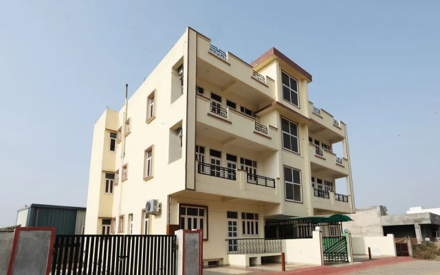 Oyo 9878 Home Cozy Stay Geetanjali Hospital