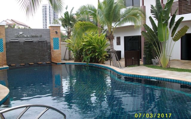 Oasis Garden & Pool Villa at VIP Resort