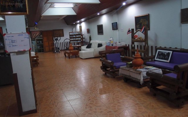 Khao Lak Traveller Lodge