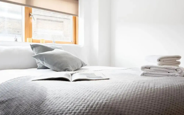 Platinum Apartment next to London Bridge 9995