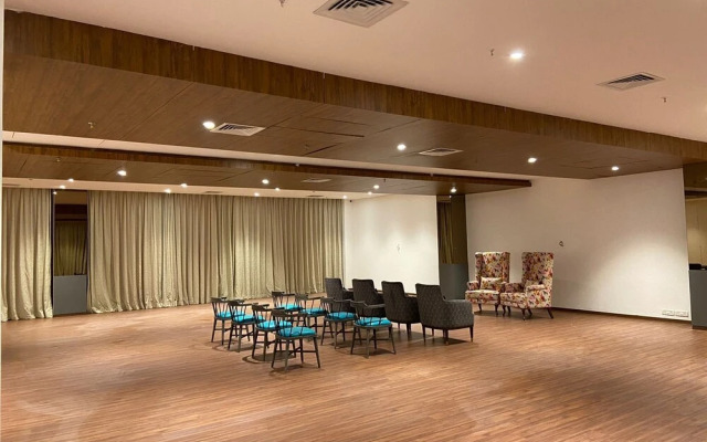 Click Hotel LH Seven Morbi