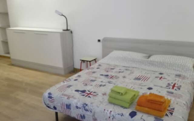 Cacita Guest House - Torino - Studio 2