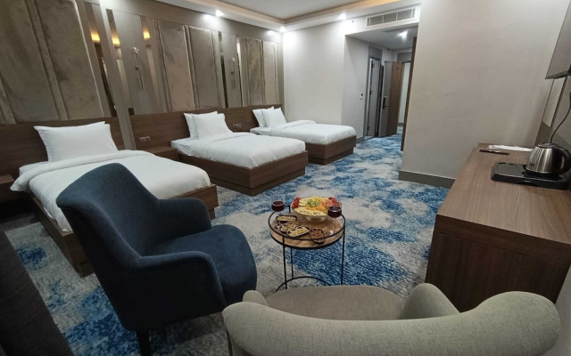 By Tashan Garden Otel