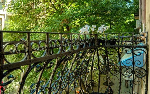 Supreme Luxury Top Central 1 Bedroom Apartment