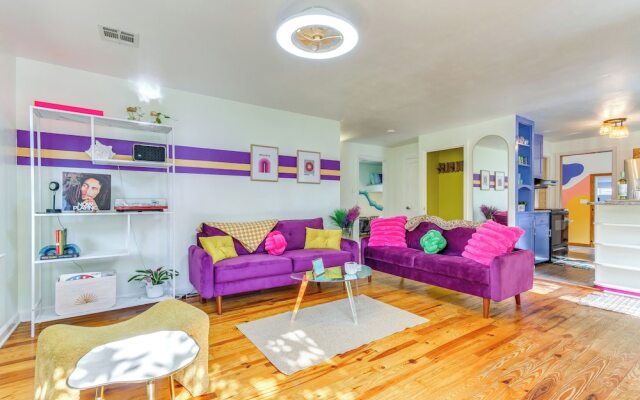 Retro-tropical Pensacola Home - 3 Mi to Downtown!