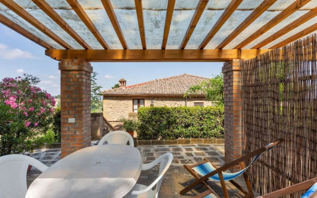 Lavish Holiday Home in Volterra With Pool
