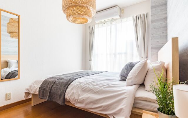 Bijou Suites Ferries Wheel View