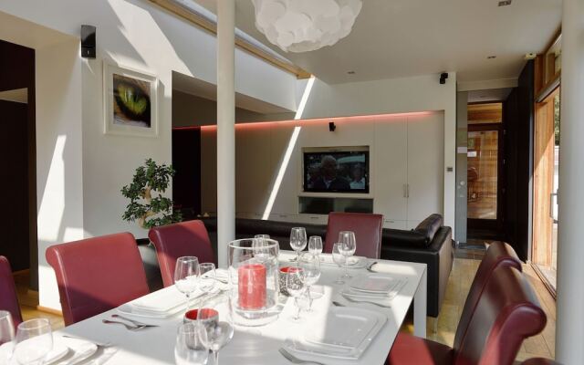 Villa White in Spa With Pool