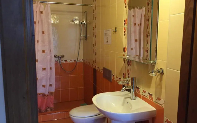V Krasnoy Polyane Hostel