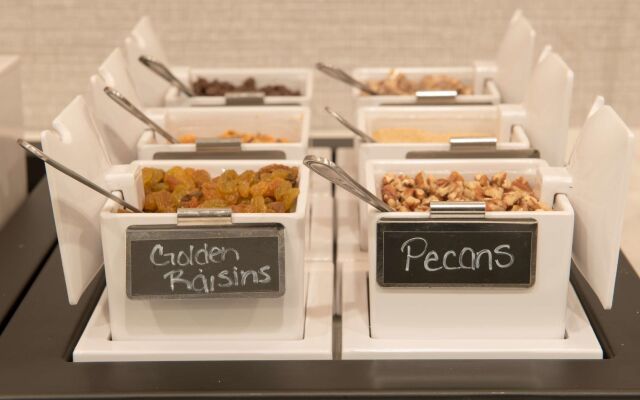 Hampton Inn & Suites Bay City