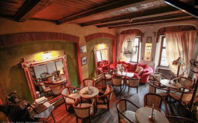 Casa Cositorarului Boutique Pension