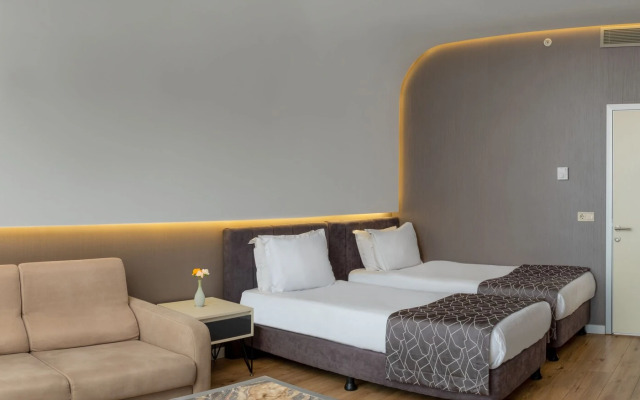 Elm Suite Hotel
