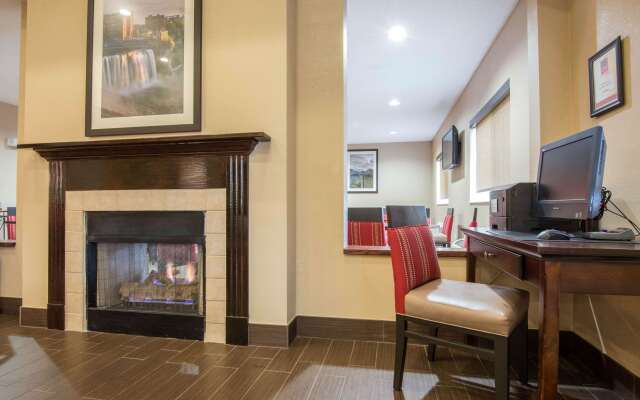 Comfort Suites Rochester Henrietta University Area