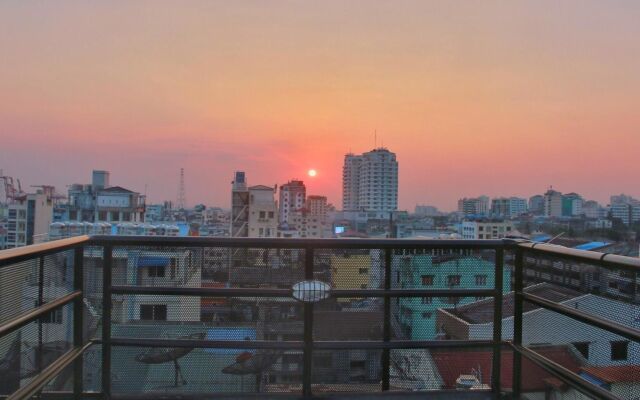 The Lodge Yangon Hostel