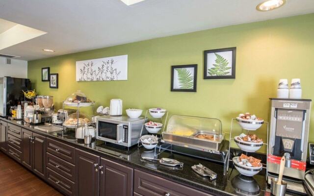 Sleep Inn & Suites