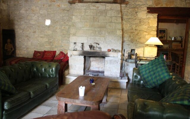 Moustos Traditional House